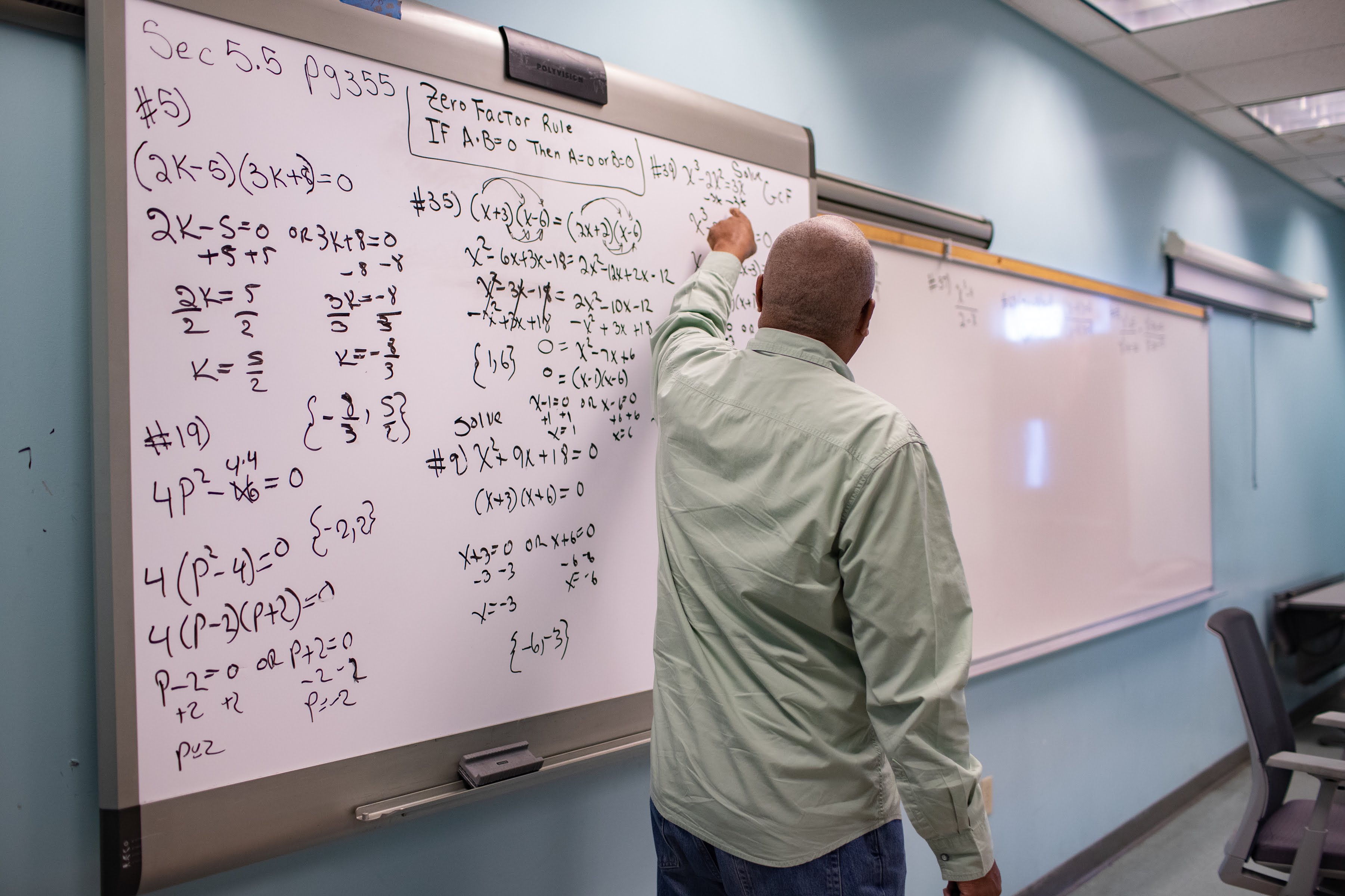 Математика информатика кем работать. НГУ математика и компьютерные науки. Maths программирование библиотека. МГУ Math арт. Applied Mathematics and Computer Science.